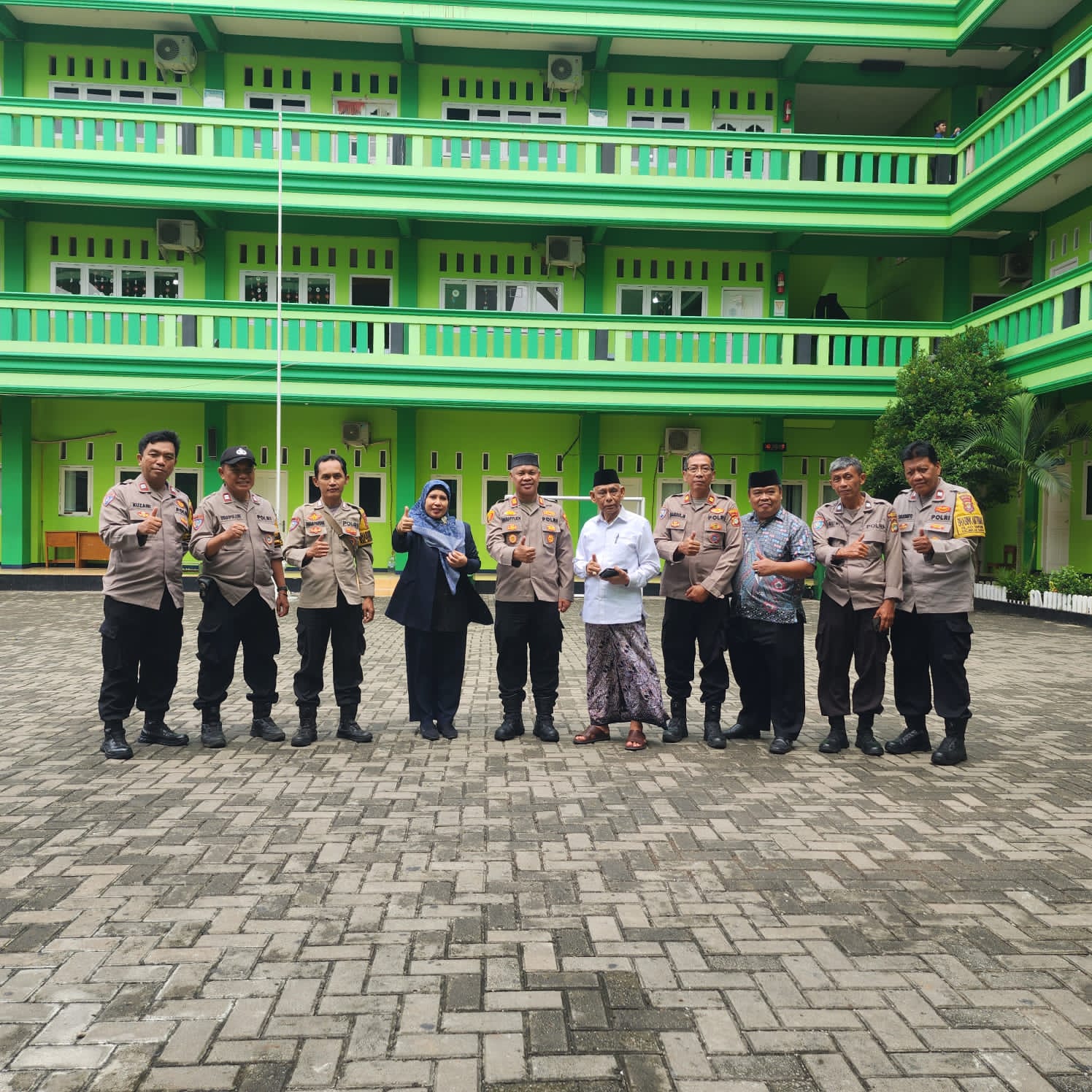 Silaturahmi Kamtibmas Kapolsek Bekasi Barat Kunjungi Ketua MUI Bekasi Barat Ciptakan Situasi Ramadhan Kondusif