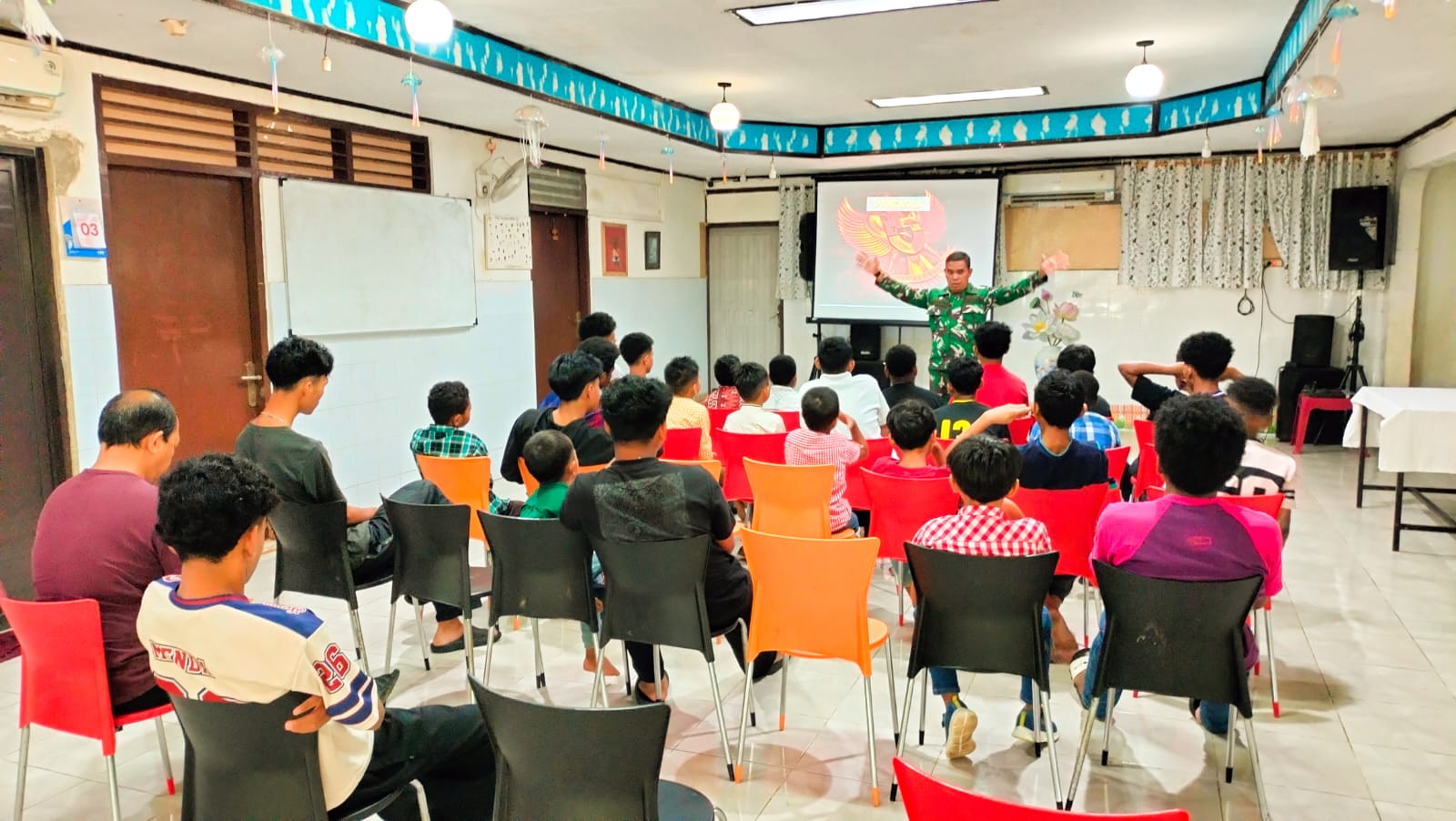 Korem 051/WKT Tanamkan Wawasan Kebangsaan Kepada Anak Panti, Tumbuhkan Cinta Tanah Air Sejak Dini melalui Babinsa Sawangan Depok