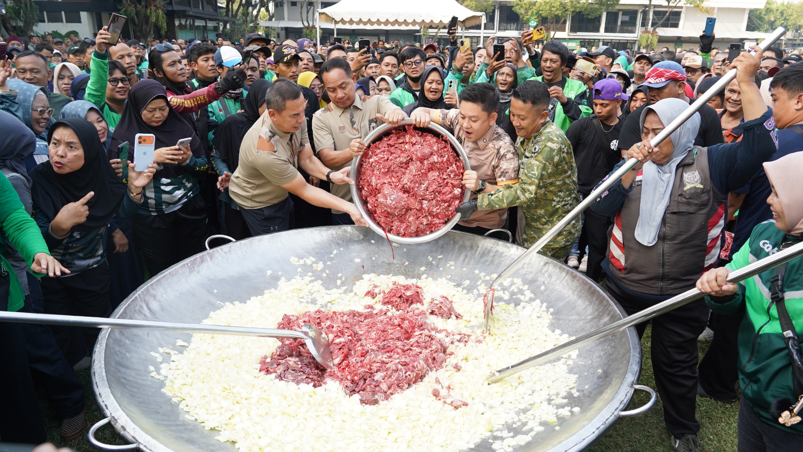 Hadir di Kodam Jaya, Panglima TNI Apresiasi Aksi HIT & Eat Pangdam Jaya untuk Warga Jakarta